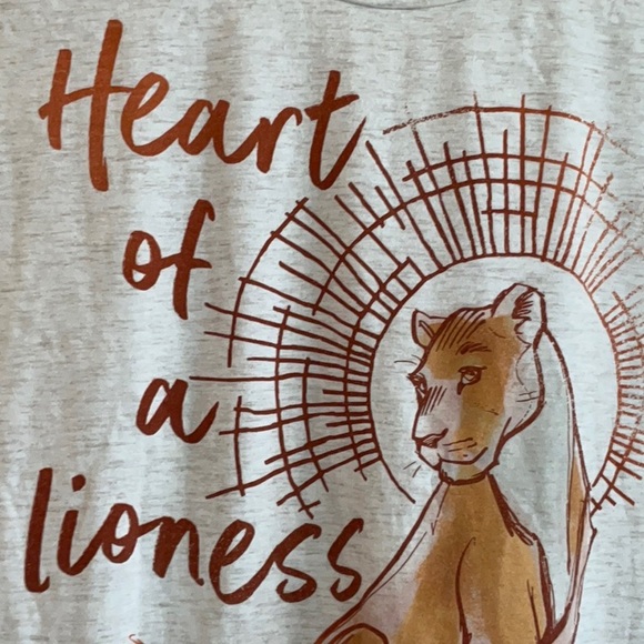 Heart of a Lioness official Disney shirt. - Picture 1 of 8